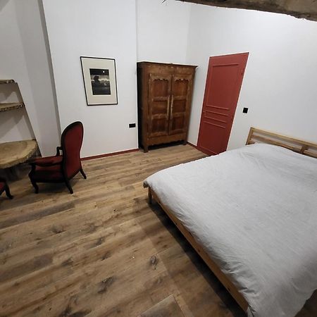 Bed and Breakfast Les Oiseaux De Passage Escolives-Sainte-Camille Esterno foto