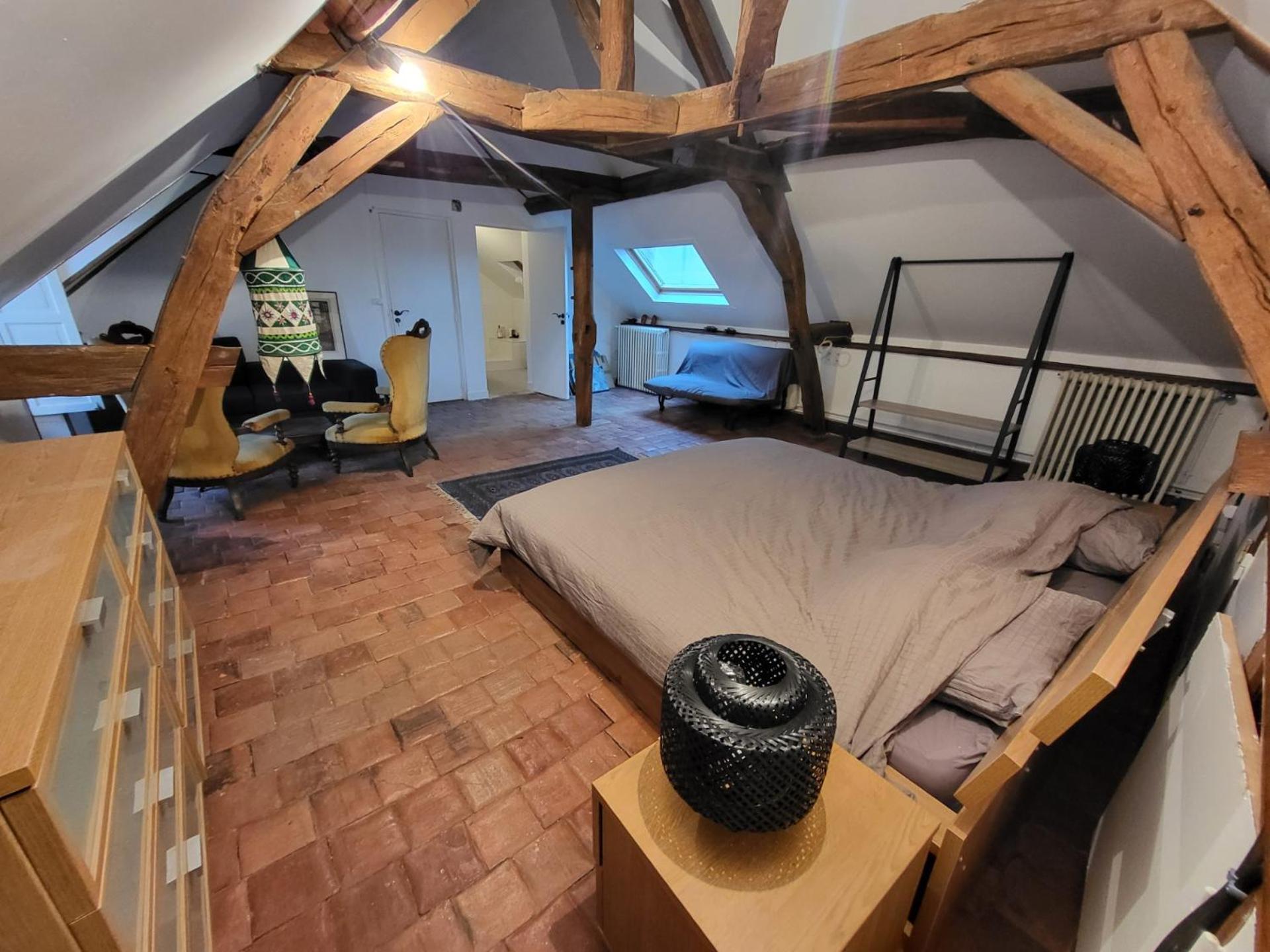 Bed and Breakfast Les Oiseaux De Passage Escolives-Sainte-Camille Esterno foto