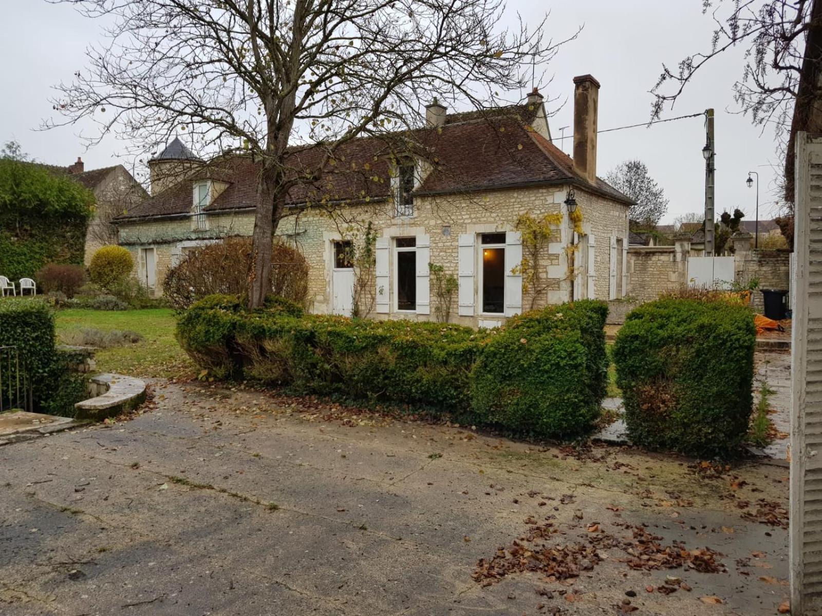 Bed and Breakfast Les Oiseaux De Passage Escolives-Sainte-Camille Esterno foto